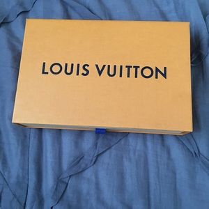 Louis Vuitton box fits MM Agenda